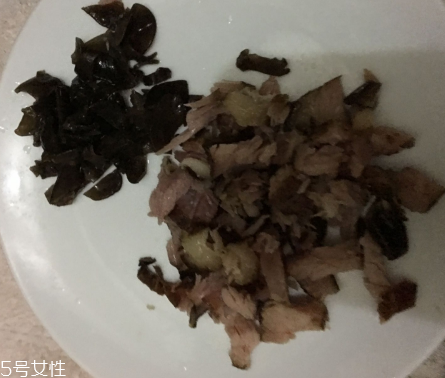 煙熏臘肉怎么保存？通風處保存