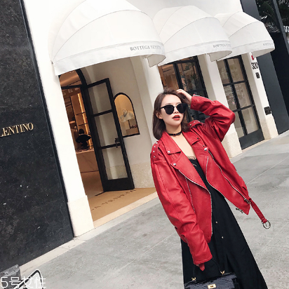 皮衣放久了掉皮怎么辦？皮衣掉皮輕松解決