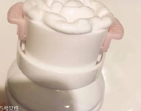 潔面泡沫能卸妝嗎？