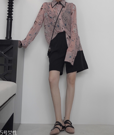 綁帶鞋怎么搭配？秒變街拍女神