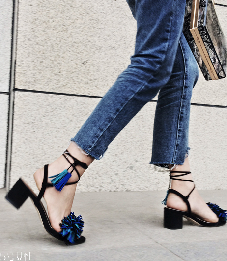 綁帶鞋怎么搭配？秒變街拍女神