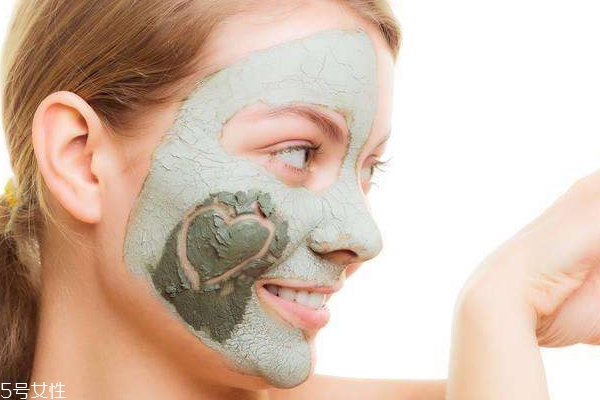 干皮敷面膜多長時間好？先打底再敷面膜