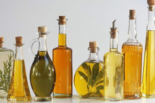 沒有卸妝油拿什么卸妝？含油物品能卸妝