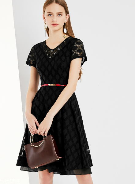 2022連衣裙流行趨勢？楚楚動人的仙女風范