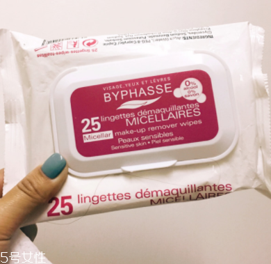 用完卸妝巾還用洗臉么？不洗凈會刺激皮膚