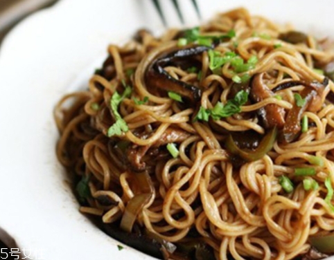 壽桃牌蝦子面怎么做好吃？經典港式風味