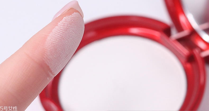 可口可樂彩妝有哪些？可口可樂聯(lián)名菲詩小鋪彩妝盤點