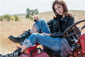 皮衣粘上502膠怎么辦？要小心清理