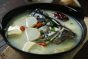 天麻燉魚(yú)頭小孩能吃嗎 不可以喝太多