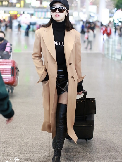 黑色打底衫怎么配衣服？時(shí)尚界的常青單品