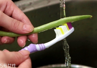 怎么洗蔬菜去農(nóng)藥殘留 如何去除蔬菜上的農(nóng)藥殘留 怎么洗蔬菜去農(nóng)藥殘留 如何去除蔬菜上的農(nóng)藥殘留