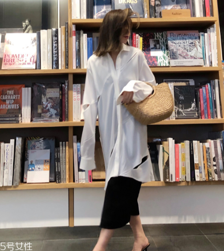 今年流行什么樣的白襯衫？襯衫也有新花樣