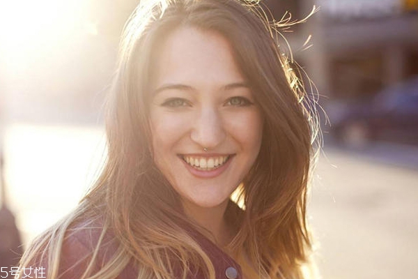 什么樣的人笑起來(lái)好看？如何避免笑起來(lái)像鬼？