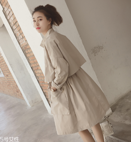 今年流行什么樣的風(fēng)衣？這幾款少女感十足