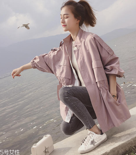 今年流行什么樣的風(fēng)衣？這幾款少女感十足