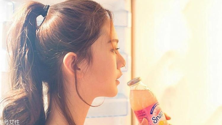 圓臉方臉適合什么扎發(fā)？2018流行少女扎發(fā)