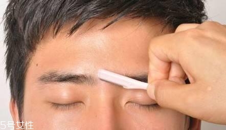 男生怎么化妝顯臉??？這4個地方化好秒帥