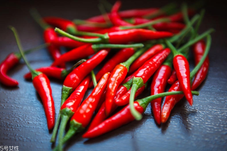 30歲顯老吃什么好？吃這幾類食物青春常在