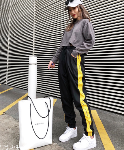 運動褲起球怎么處理？運動褲起球解決方法