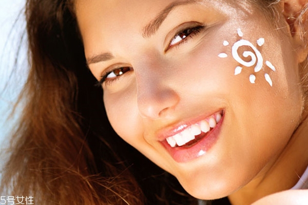 便宜的防曬霜有用嗎？高端和中低端防曬的區(qū)別