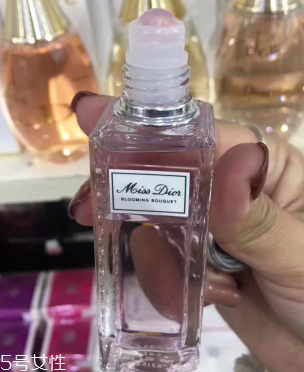 迪奧滾珠香水怎么使用？dior滾珠香水用法