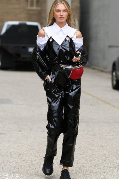 露肩裝怎么穿好看？用它撩倒全世界吧