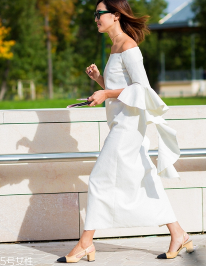 露肩裝怎么穿好看？用它撩倒全世界吧