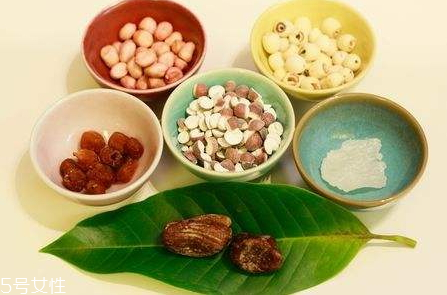 芡實(shí)什么味道 一股淡淡的清香味道 芡實(shí)什么味道 一股淡淡的清香味道