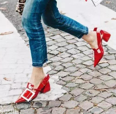 什么樣的鞋子顯腿長？拯救自己的小短腿