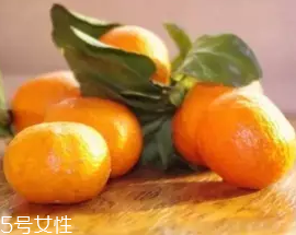 柑橘調香水好聞嗎？吃了這個大橘子