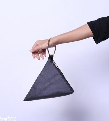 2022春夏包包流行趨勢(shì)？這些款式不能沒(méi)有