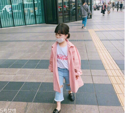 八字劉海怎么弄才好看 可愛軟萌的小女孩發(fā)型綁扎方法 八字劉海怎么弄才好看 可愛軟萌的小女孩發(fā)型綁扎方法