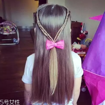 八字劉海怎么弄才好看 可愛軟萌的小女孩發(fā)型綁扎方法 八字劉海怎么弄才好看 可愛軟萌的小女孩發(fā)型綁扎方法