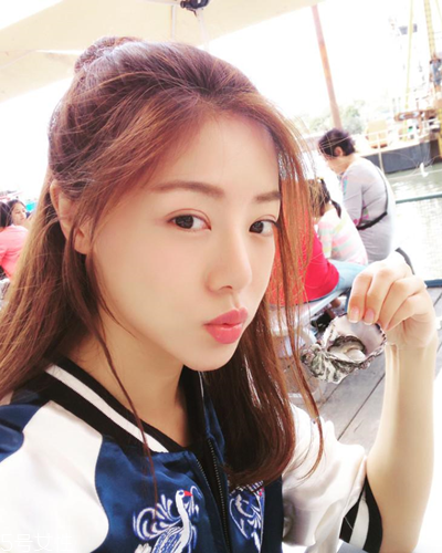 半丸子頭適合長發(fā)嗎 披肩發(fā)丸子頭扎法圖解