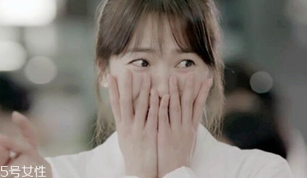 八字劉海怎么弄才好看 可愛軟萌的小女孩發(fā)型綁扎方法 八字劉海怎么弄才好看 可愛軟萌的小女孩發(fā)型綁扎方法