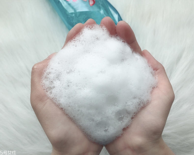 清揚(yáng)0硅油洗發(fā)水好用嗎？自帶高級(jí)感香調(diào)