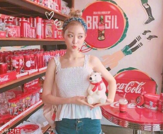 韓國(guó)發(fā)帶怎么帶好看 韓國(guó)發(fā)帶的系法圖解 韓國(guó)發(fā)帶怎么帶好看 韓國(guó)發(fā)帶的系法圖解