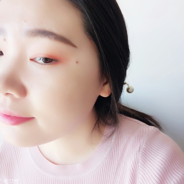 愛(ài)麗小屋四色眼影2號(hào)色試色 愛(ài)麗小屋明星產(chǎn)品