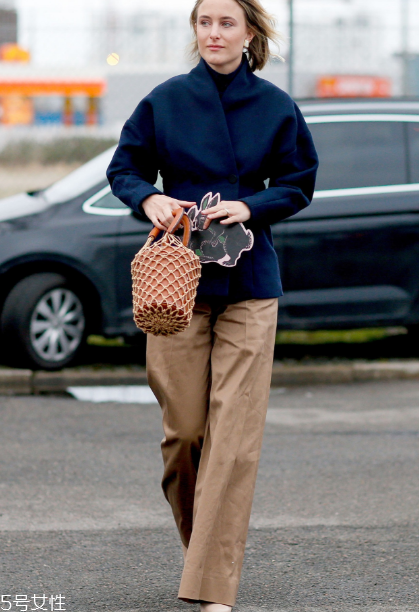 工裝褲怎么搭配好看？比牛仔褲時(shí)髦多了