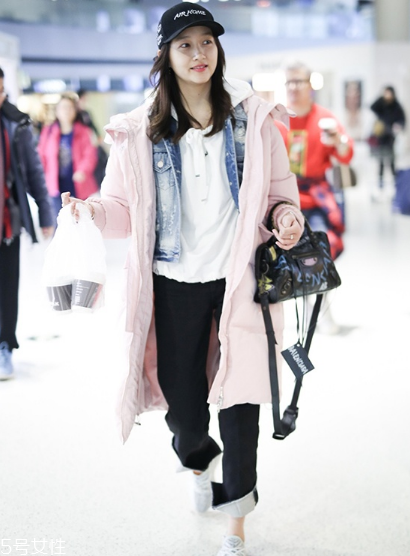 棒球帽怎么搭配衣服？素顏也能hold住