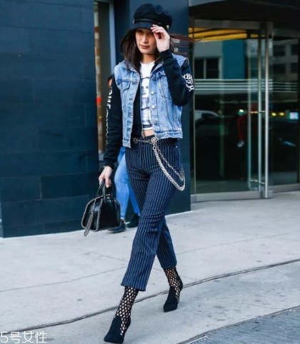 馬甲里面配什么衣服好看？換季疊搭全靠它