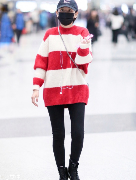 條紋毛衣怎么搭配？營造浪漫少女感