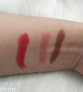 mac派大星合作限量款口紅有幾個(gè)色號(hào)？試色展示