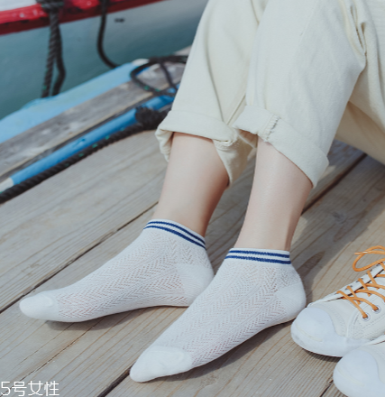 襪子能放在洗衣機洗嗎？襪子最好手洗