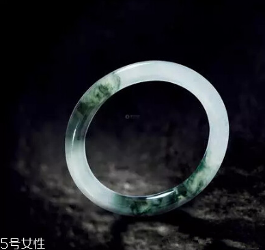 玉手鐲斷了怎么修復？玉手鐲佩戴要當心