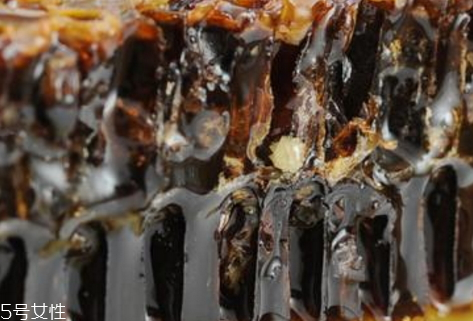 黑蜂蜜多少錢(qián)一斤 質(zhì)量不同價(jià)錢(qián)更不同