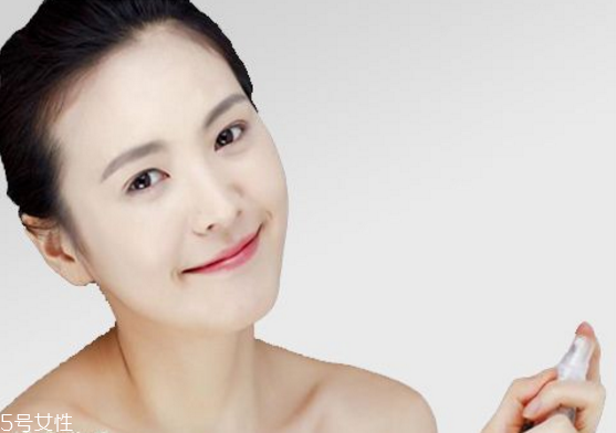夏季如何護(hù)膚 補(bǔ)水保濕是關(guān)鍵
