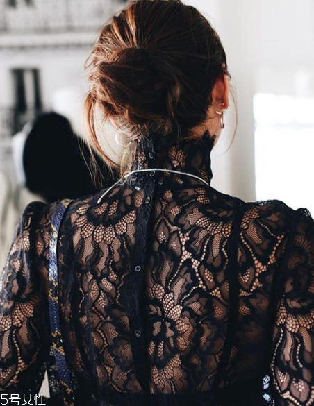 女生穿什么樣的襯衫好看？大膽展示你的個(gè)性