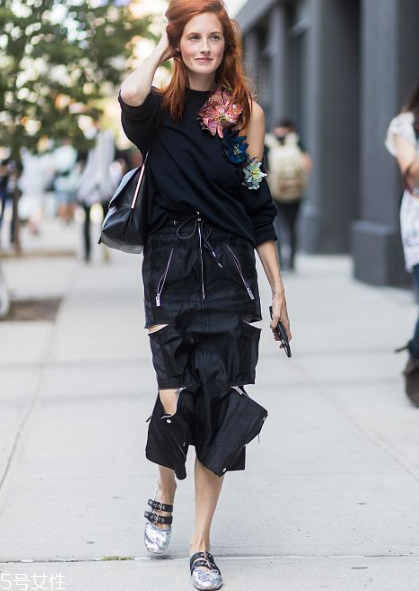 芭蕾舞鞋怎么搭配？這樣穿顯瘦又時髦