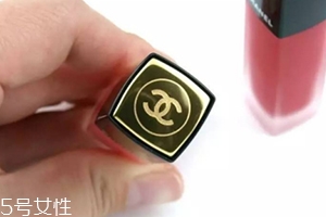 香奈兒印記唇釉154是啞光嗎？美到窒息的色號